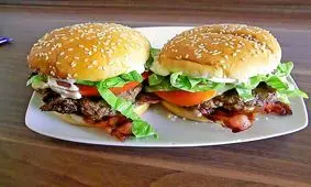 همبرگر رژیمی بادمجان و قارچ، یک ساندویچ خوشمزه گیاهی