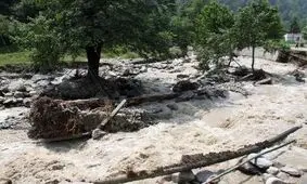 طغیان رودخانه بلده پل ارتباطی 5 روستای نور را تخریب کرد