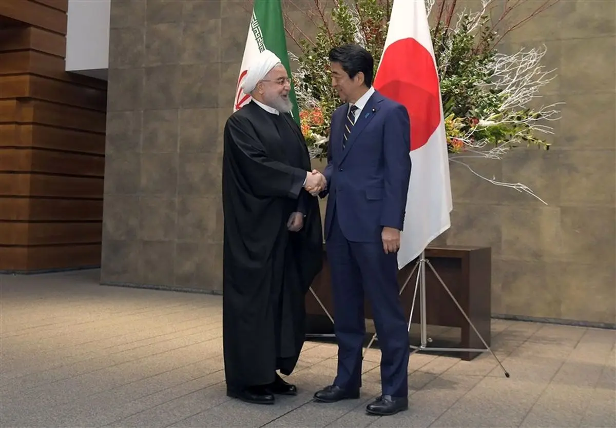 مذاکره خصوصی یک ساعته روحانی و آبه پشت درهای بسته