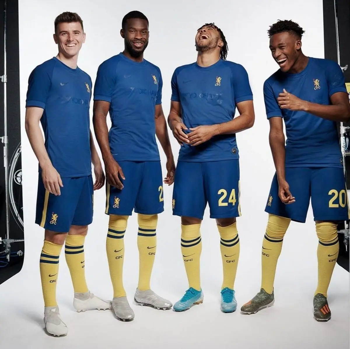 رونمایی از پیراهن چهارم چلسی برای جام حذفی