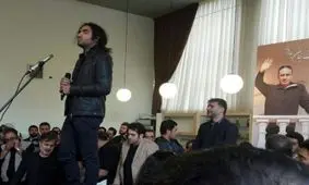 فیلم / رضا یزدانی در مراسم تشییع عارف لرستانی خواند