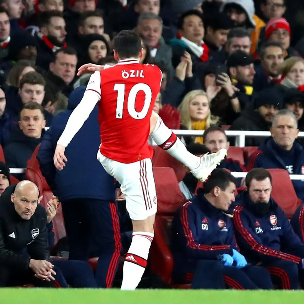 انتقاد تند لیونگبرگ از رفتارهای مسوت اوزیل