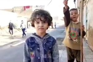 فیلم| گلایه‌های یک کودک عرب خوزستانی از مشکلات آبگرفتگی