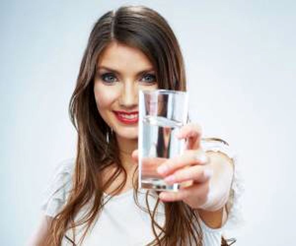 فواید نوشیدن آب گرم برای بدن