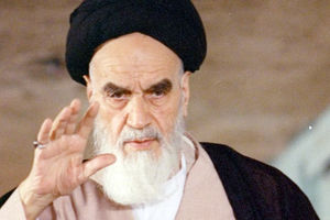 هشدار امام خمینی: خطر بزرگ امروز این است که ملت از حکومت برگردد