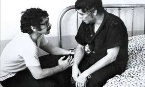 روزی که مردم هیجان‌زده، فرامرز قریبیان را روی دست بلند کردند و در خیابان‌ها گرداندند