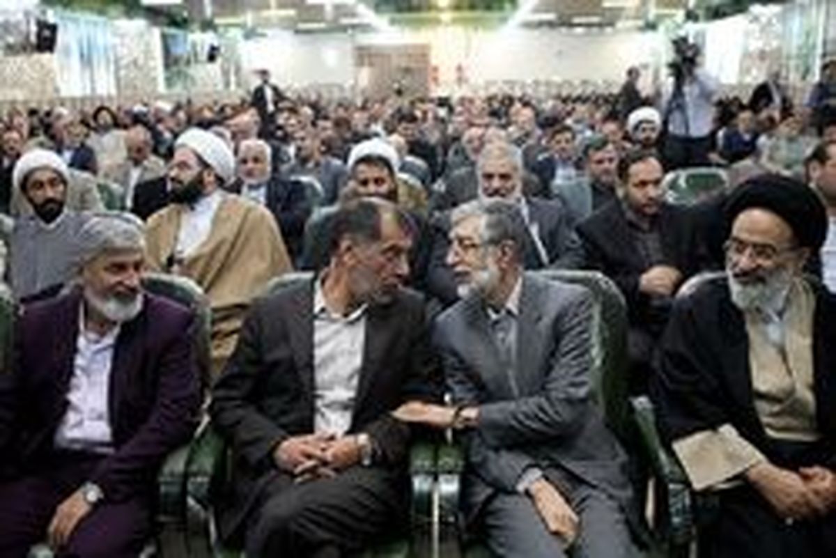 به اجماع نرسیم اصولگرایان از تهران با 3 فهرست میآیند/ دائم میگویند پایداری عقبنشینی کند، خیر تیم قالیباف هم باید انعطاف نشان دهد