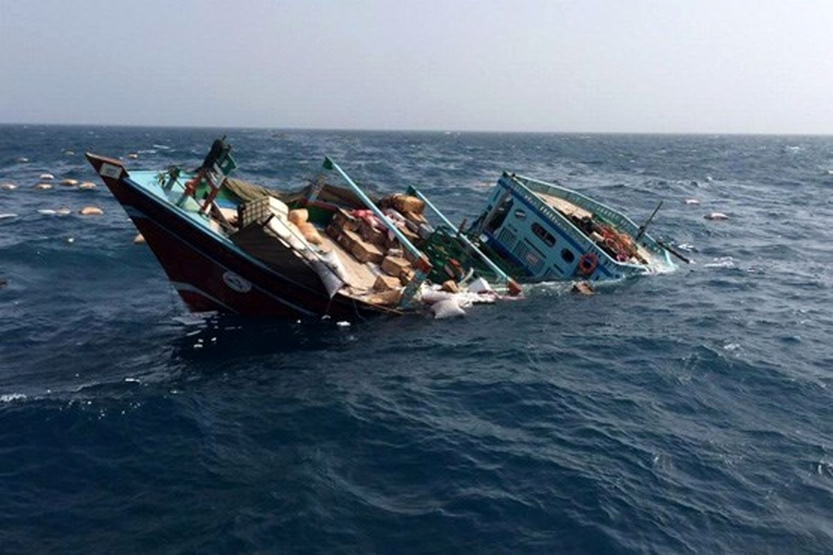 نجات 6 دریانورد از غرق شدن در کیش