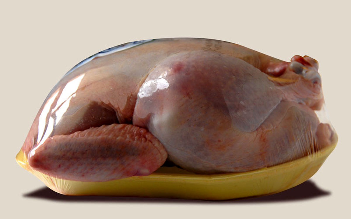 قیمت گوشت مرغ بسته بندی در غرفه های تره بار