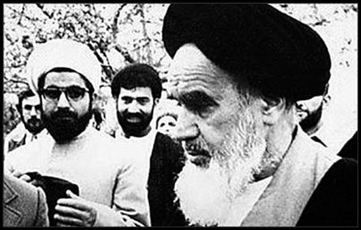 روایت حسن روحانی از نوفل لوشاتو در ۱۹ آذر ۱۳۵۷