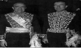 روایت فریدون هویدا از ایران ۷۵ سال پیش؛ در ورودی باشگاه‌های متفقین اغلب این تابلو به چشم می‌خورد: «ورود ایرانی و سگ قدغن است»!