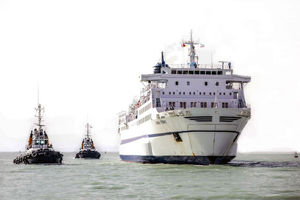 کشتی مسافری باری بوشهر- قطر، آماده حرکت