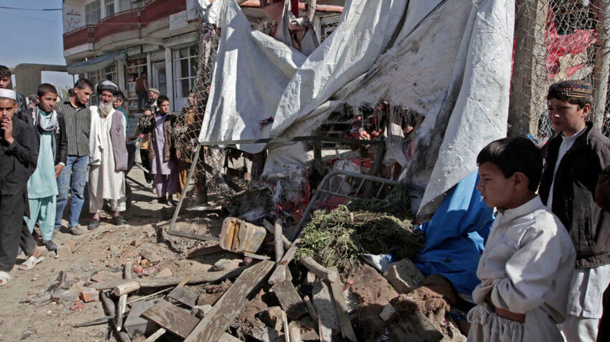 انفجار بمب در افغانستان جان ۱۰ نفر را گرفت