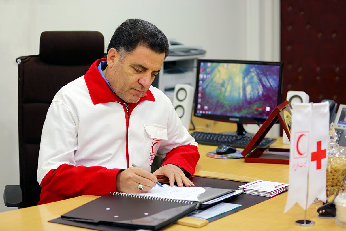 رییس مستعفی هلالاحمر آزاد شد و به محل کار خود بازگشت