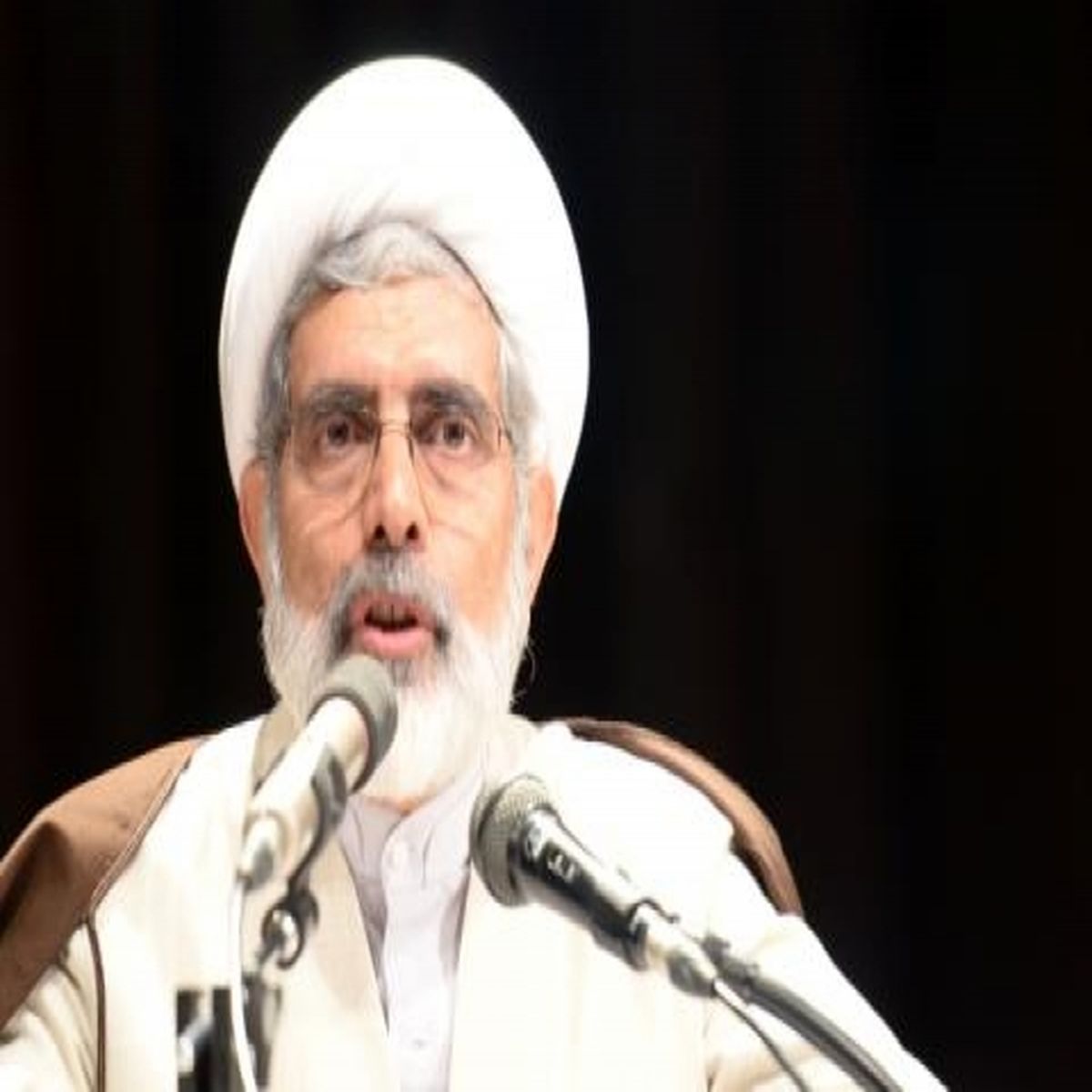رهامی: با رهبر انقلاب درباره رفع حصر گفتوگو کردیم