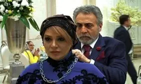 سانسور عجیب لباس نسرین مقانلو در سریال دل