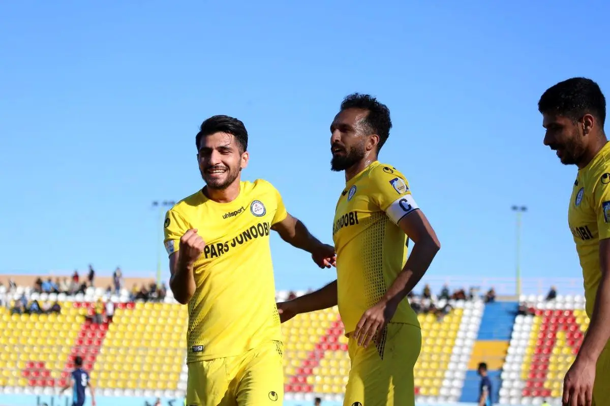 نوری: تا یکشنبه پولم را ندهند، از پارس جدا می شوم