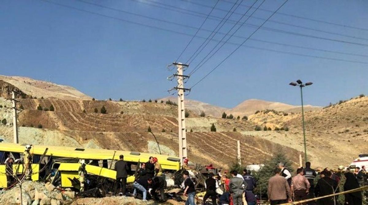 اولین سالگرد دانشجویان جانباخته حادثه واژگونی اتوبوس واحد علوم و تحقیقات برگزار شد