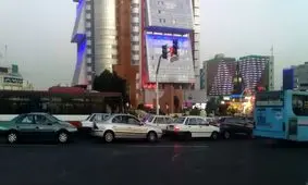 در «روز چهلم کشته‌شدگان ناآرامی‌های اخیر»، در شهرقدس، بومهن، اسلامشهر، ملارد، مارلیک و سر آسیاب آرامش حکم‌فرما بود / حضور ماموران پلیس در میدان تجریش / حضور پلیس و بسیج در خیابان ولیعصر(عج) شهریار