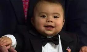 یک نوزاد کوچک‌ترین شهردار جهان شد + عکس