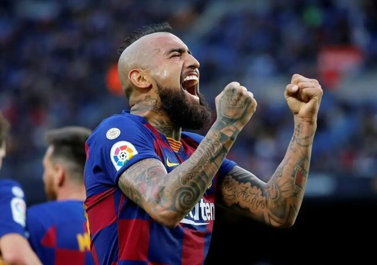 ویدال از بارسلونا شکایت کرد