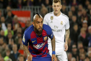 باشگاه بارسلونا: هدف ویدال از شکایت، جدایی است