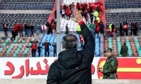 تشویق مرد محبوب تی‌تی‌ها بعد از امتیاز 12