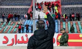تشویق مرد محبوب تی‌تی‌ها بعد از امتیاز 12