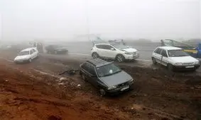 جدیدترین جزئیات از تصادف در محور اراک- قم؛ برخورد زنجیره‌ای ۵۰ خودرو تکذیب شد