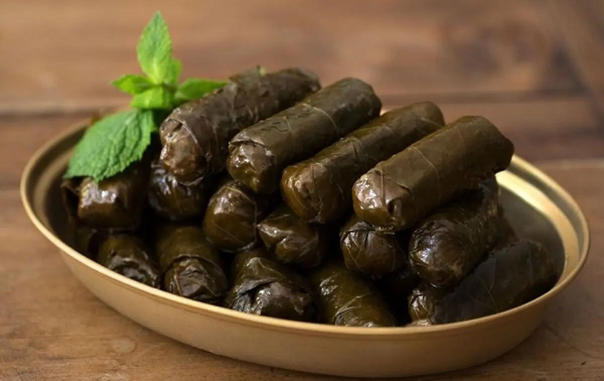 خواص دلمه برگ مو + طرز تهیه دلمه برگ مو