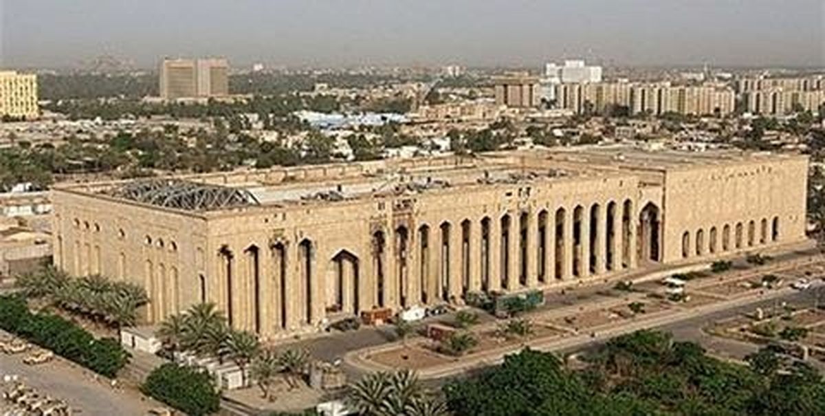 خروج 80 کارمند سفارت آمریکا از بغداد