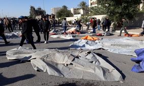 آتش‌سوزی در سفارت آمریکا در بغداد و حمله به آن / عکس و فیلم