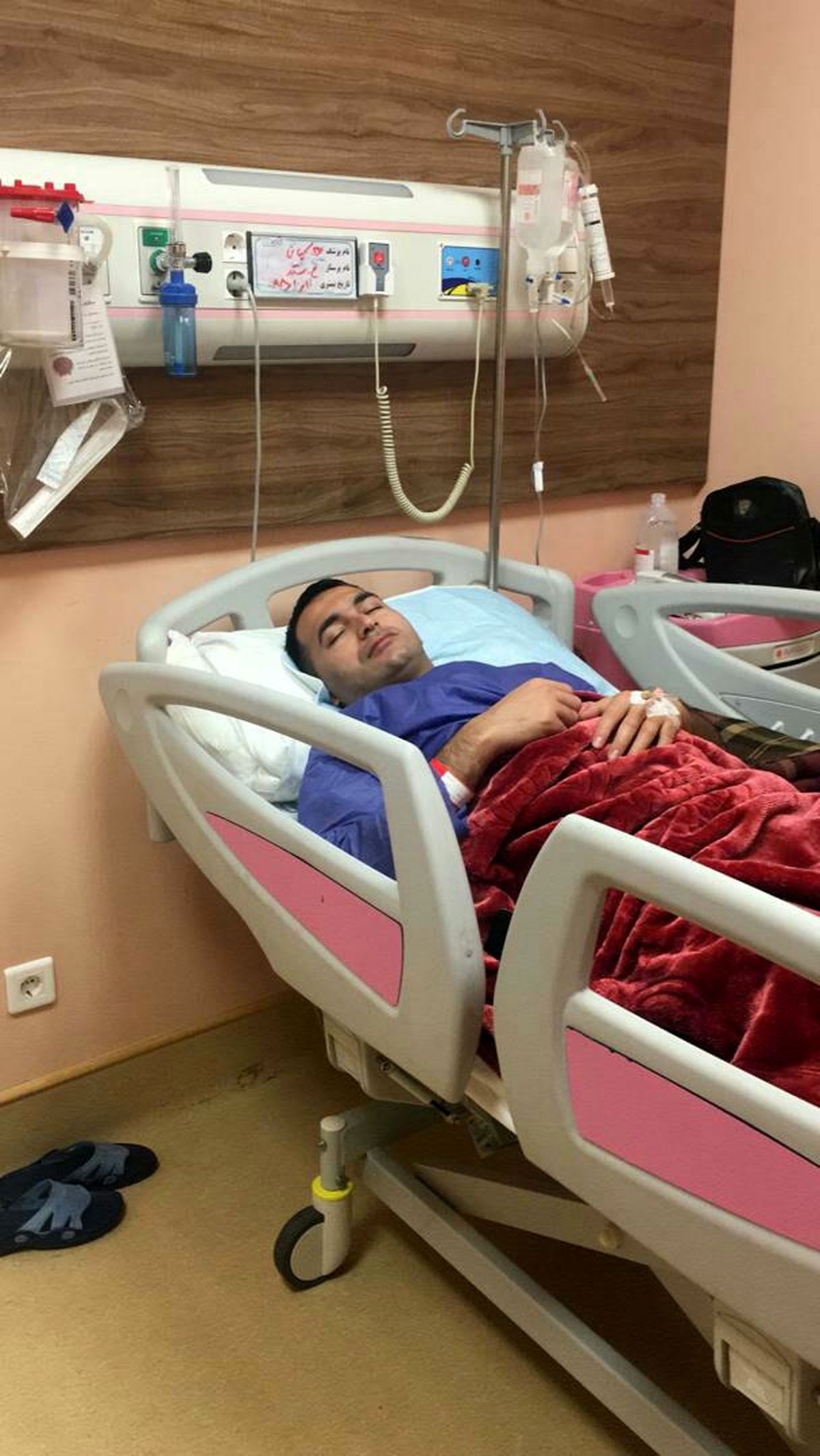 مدافع سپاهان جراحی شد