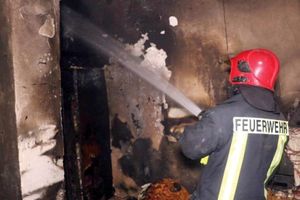 نجات زوج جوان از میان شعله‌های آتش در واحد مسکونی