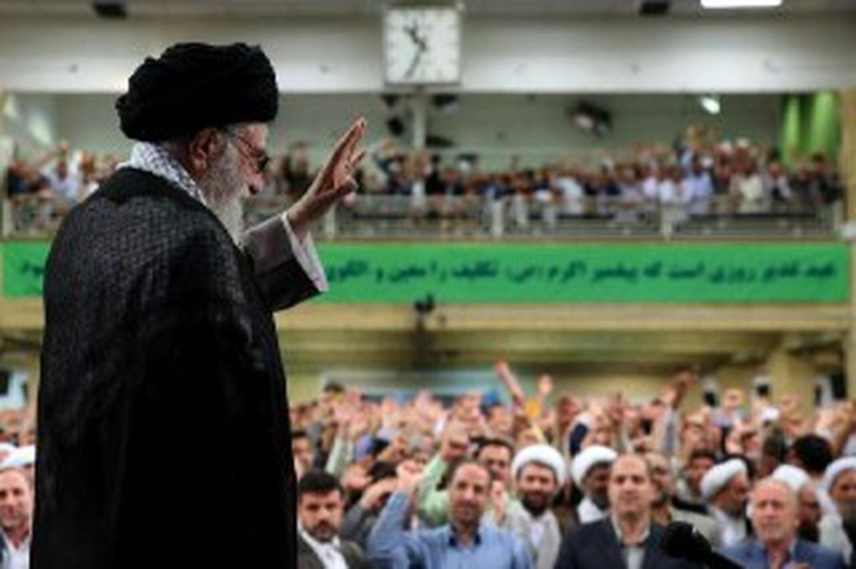 رهبر انقلاب: به آینده خوشبینم؛ جوانان مومن و آماده مجاهدت فراوانند