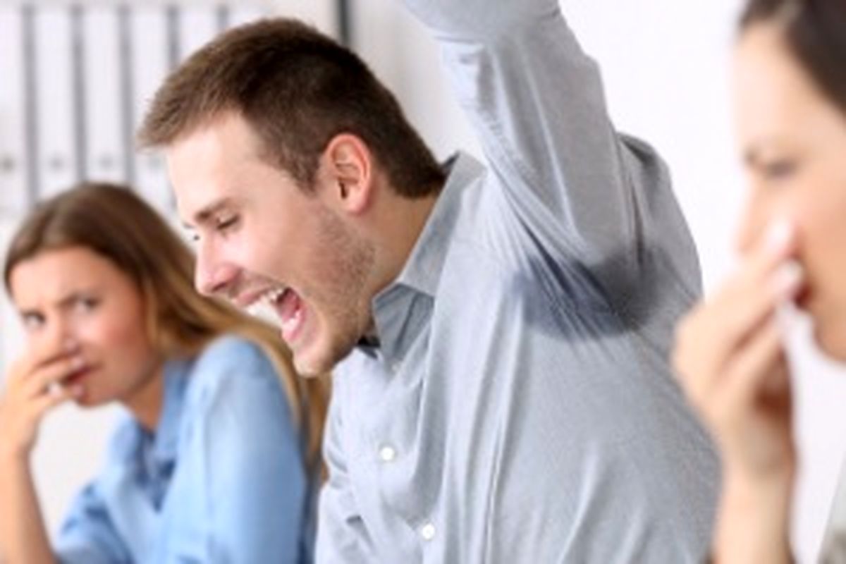 چرا عرق بعضی آدمها بوی بدی دارد؟!