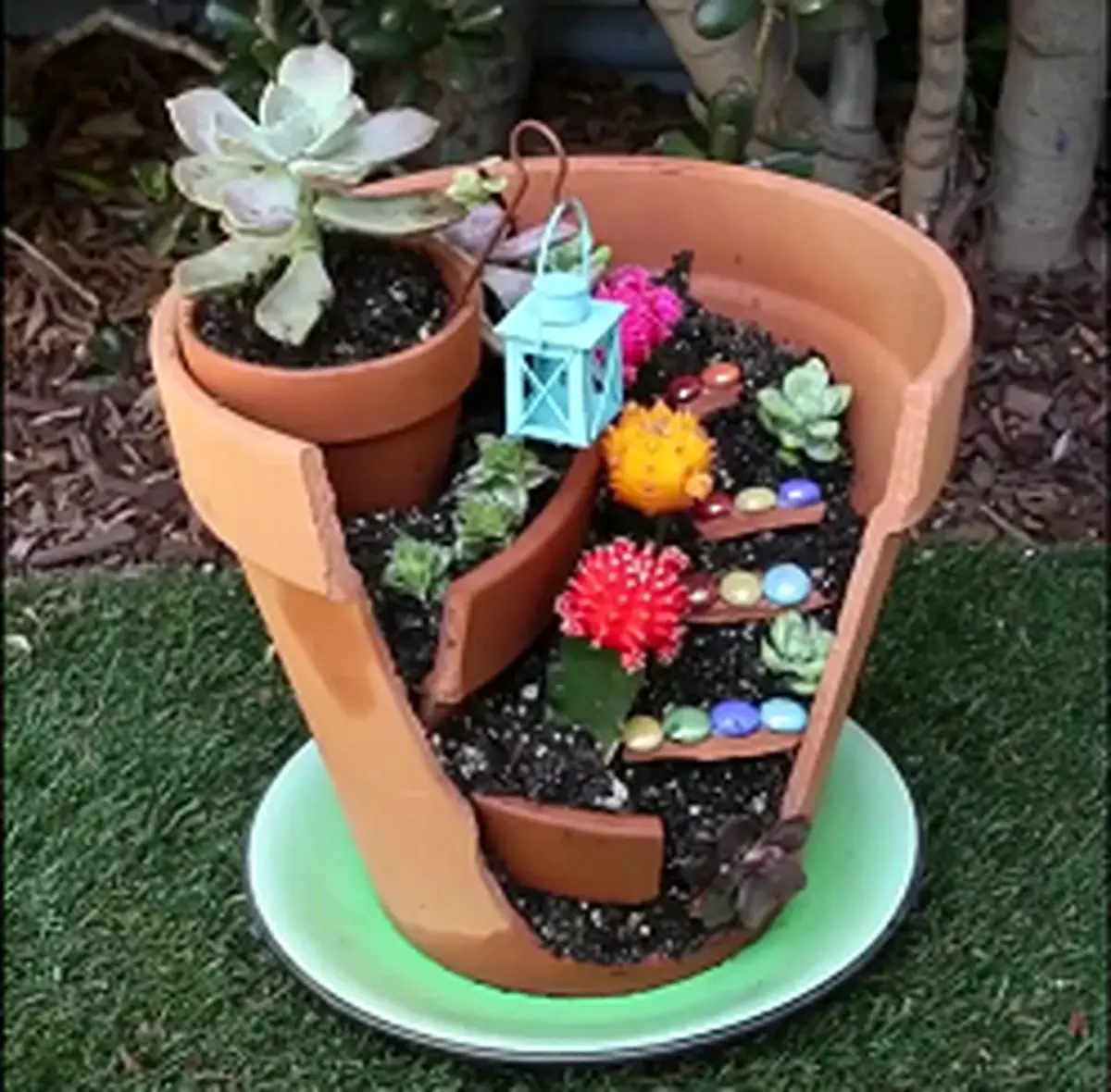 فیلم / از گلدان های شکسته تان باغچه بسازید