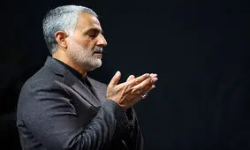 نماز مرجع تقلید نجف اشرف بر شهید قاسم سلیمانی و شهید ابومهدی المهندس / عکس