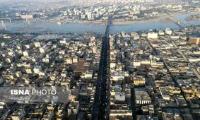 پیکر سردار سلیمانی وارد جمعیت شد / عکس