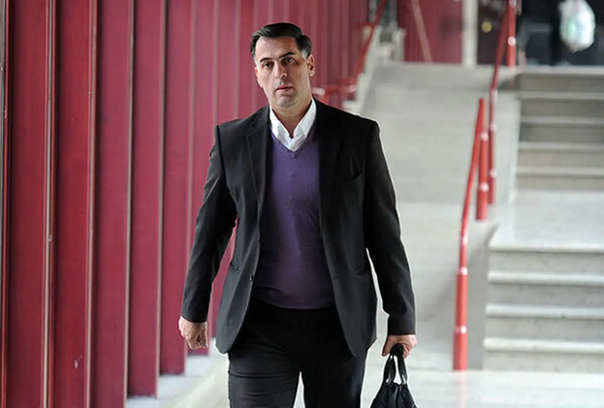 آذری: بازیکنی که دلش با ما نیست را می فروشیم