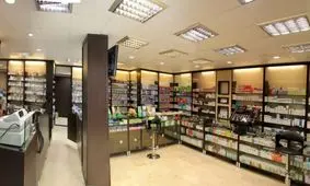 افزایش تخلفات دارویی، نتیجه تاسیس بی‌قید و شرط داروخانه‌ها / تجمع داروخانه‌ها در مناطق لوکس بالای شهر