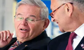 نامه دو سناتور آمریکایی: جزئیات تصمیم‌گیری برای حمله به قاسم سلیمانی را فاش کنید