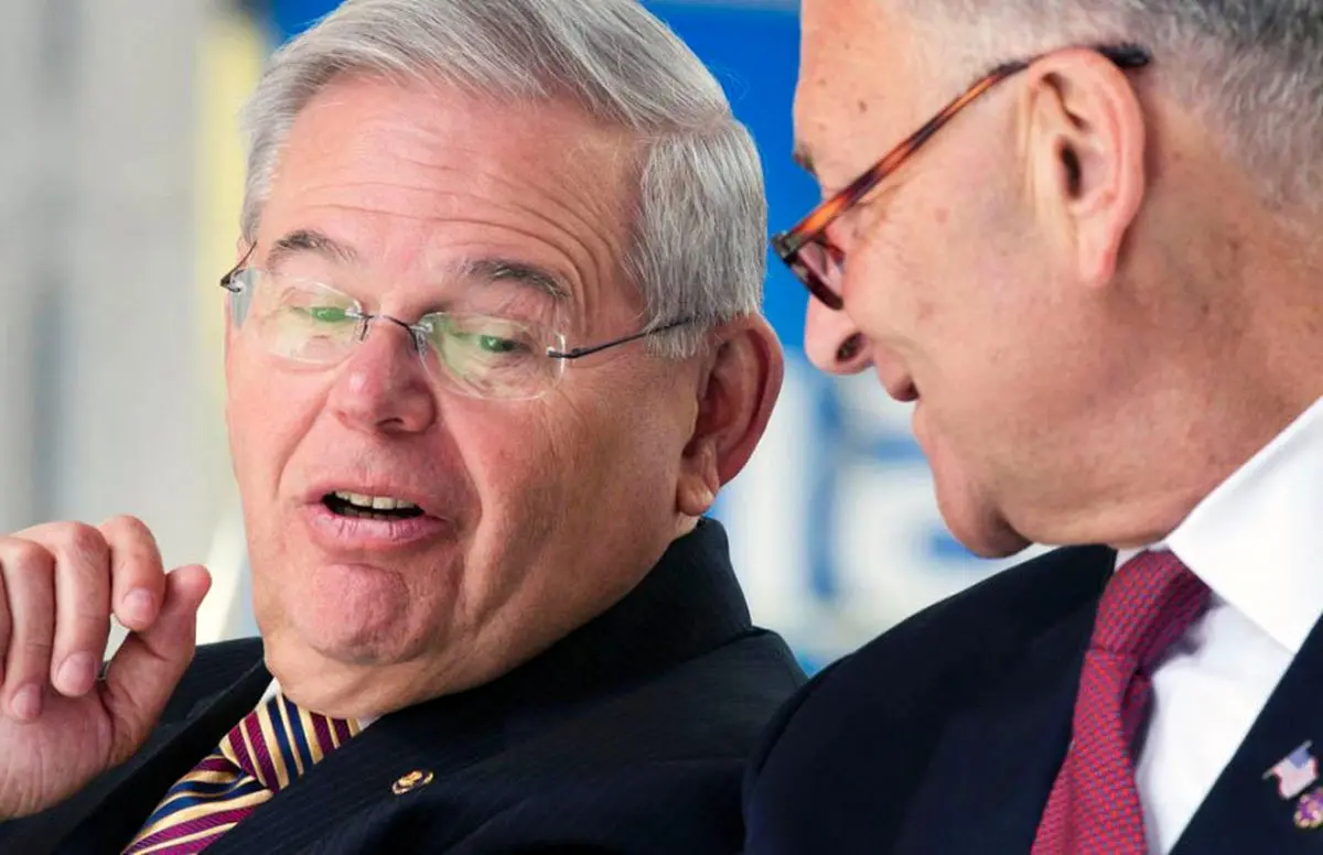 نامه دو سناتور آمریکایی: جزئیات تصمیم‌گیری برای حمله به قاسم سلیمانی را فاش کنید