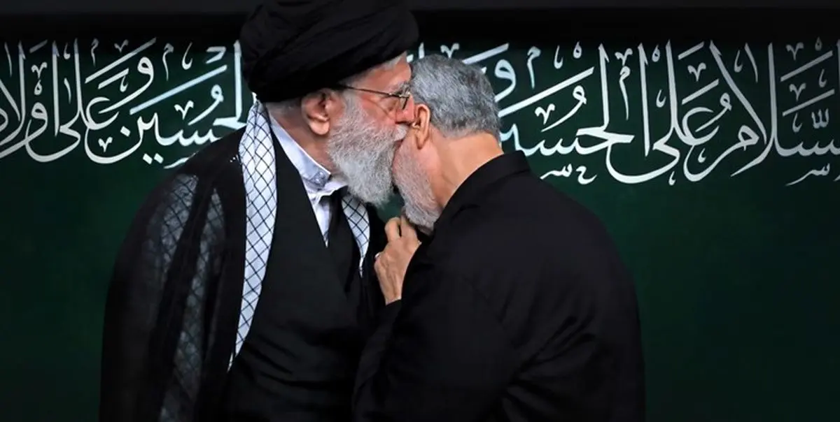 دفن حاج قاسم سلیمانی با عبای نماز شب رهبر معظم انقلاب