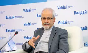 نباید با ترامپ مماشات شود/ مقابل تحریم ایستاده ایم