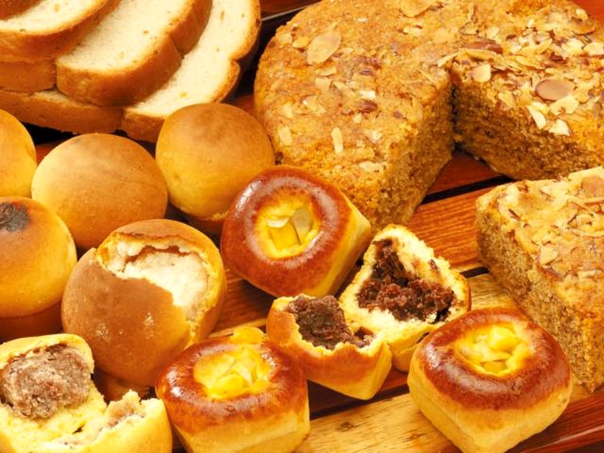 قیمت انواع کیک و کلوچه در طعمهای مختلف