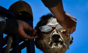 آئین هولناک بیرون کشیدن مردگان از قبر