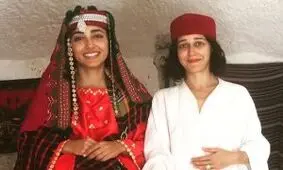 شتر سواری گلشیفته فراهانی و زهرا امیر ابراهیمی در بیابان! +عکس