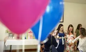 تصویب قانون جنجالی حمایت از زنان همجنس‌گرا و مجرد باردار در فرانسه