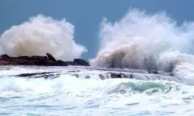 بنادر مسافربری بندرعباس به علت شرایط نامساعد جوی تعطیل شد